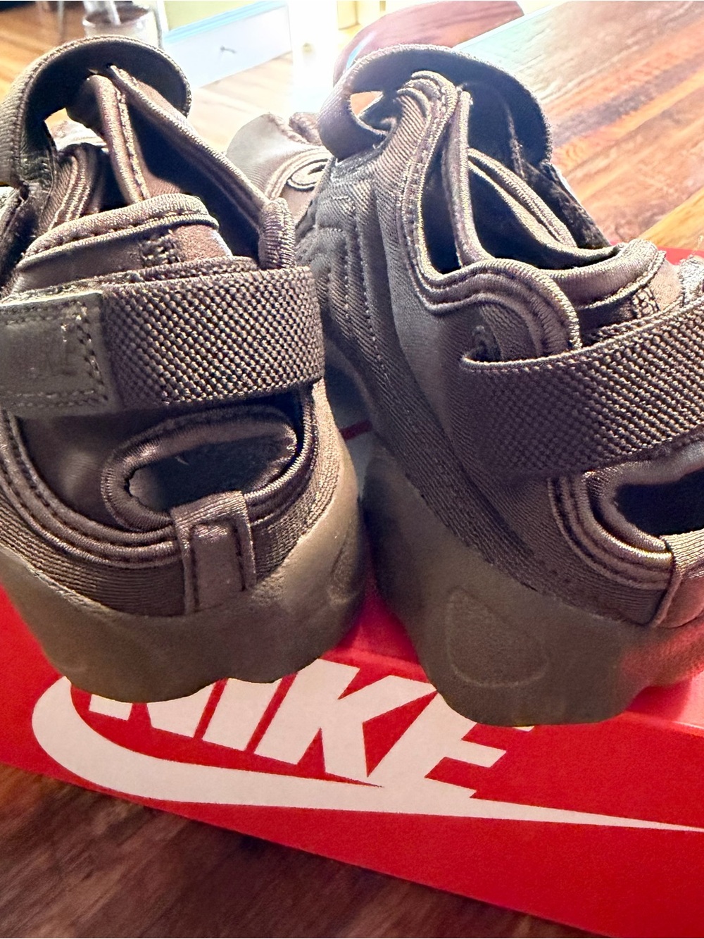 Nike Air Rift in dark hazel 8M -new with box - Picture 3 of 4